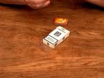 Kocsma tr�kk�k - 38. r�sz, Cigaretta filter kif�j�sa lyukon kereszt�l pillanatk�p