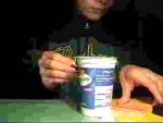 Egyszer� b�v�sztr�kk: P�nz �tejt�se poh�ron